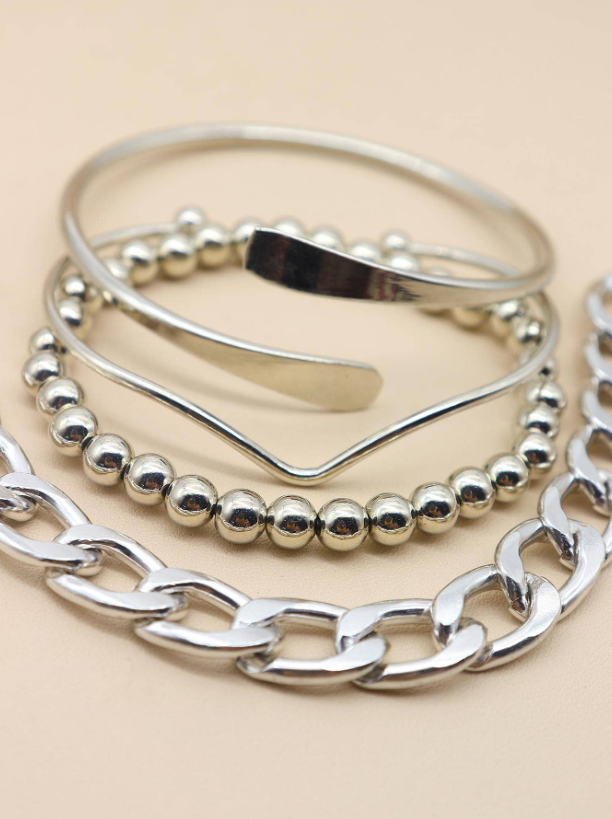 4pcs Asymmetrical Chain Beaded Gold Bracelet Set | Layered Old Money Style Wrist Accessory