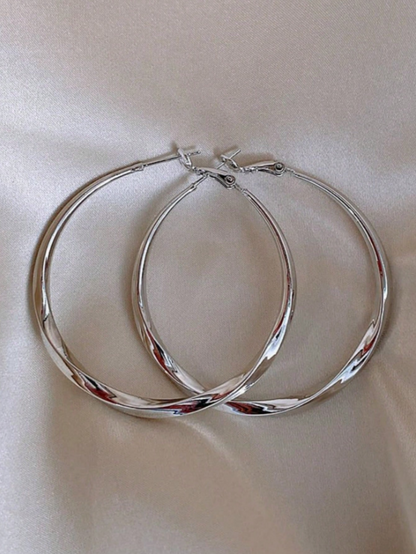 Classic Metal Circular Hoop Earrings | European & American Style Gold & Silver Hoops