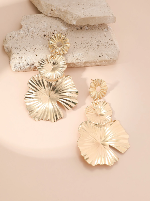 Retro Matte Petal Earrings Set | Geometric Floral Textured Drop Earrings