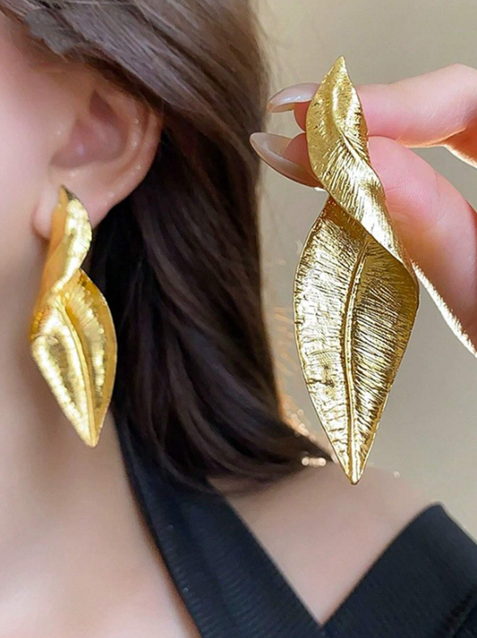 French Vintage Twisted Metal Leaf Earrings – Elegant Asymmetrical Statement Party Jewelry