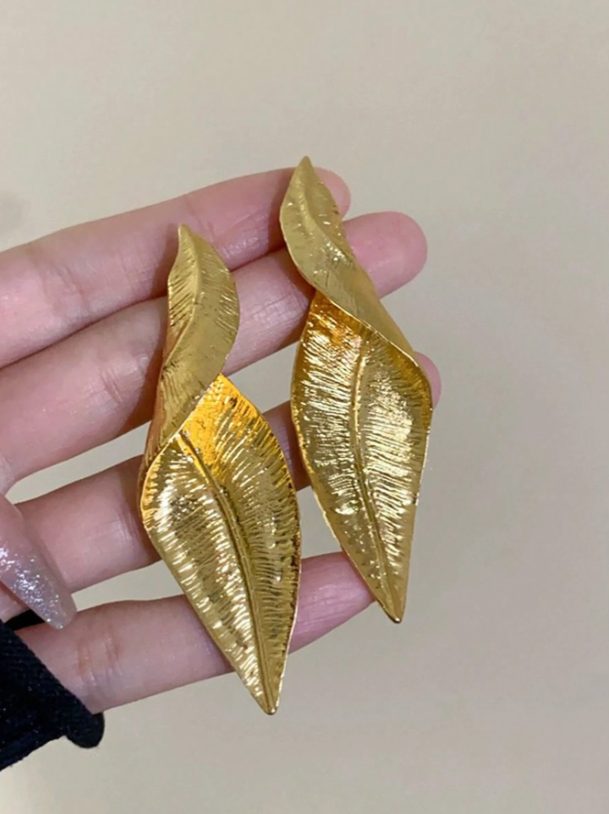 French Vintage Twisted Metal Leaf Earrings – Elegant Asymmetrical Statement Party Jewelry