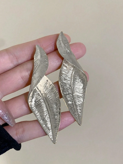 French Vintage Twisted Metal Leaf Earrings – Elegant Asymmetrical Statement Party Jewelry