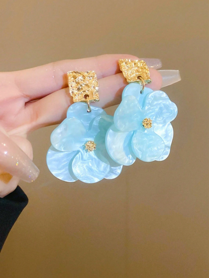 Metal & Acrylic Flower Stud Earrings for Women – Retro Elegant High-End Floral Jewelry, Vintage Fashion Statement