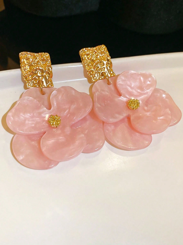 Metal & Acrylic Flower Stud Earrings for Women – Retro Elegant High-End Floral Jewelry, Vintage Fashion Statement