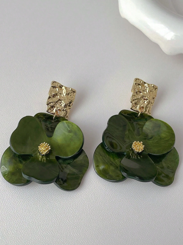 Metal & Acrylic Flower Stud Earrings for Women – Retro Elegant High-End Floral Jewelry, Vintage Fashion Statement