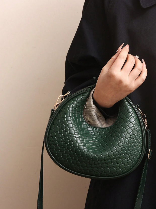 Crocodile Pattern Crescent Shoulder Bag – Minimalist PU Leather Hobo with Zipper | Elegant Small Bag for Daily Outfits