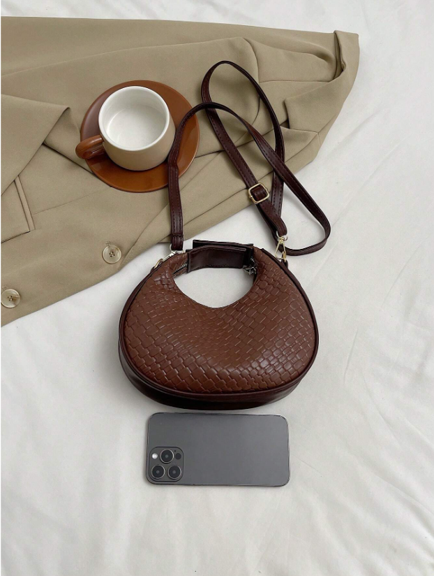 Crocodile Pattern Crescent Shoulder Bag – Minimalist PU Leather Hobo with Zipper | Elegant Small Bag for Daily Outfits