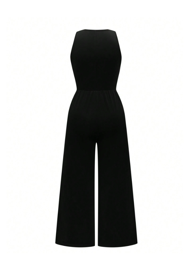 Plus Size Elegant V-Neck Sleeveless Jumpsuit – Wide-Leg Cropped Fit with Double Button Detail