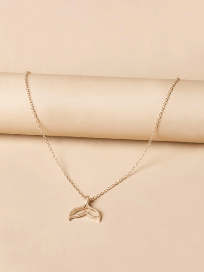 Minimalist Fish Tail Charm Necklace for Women – Elegant Zinc Alloy Pendant for Daily & Casual Looks