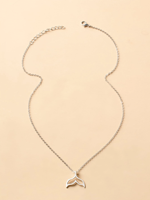 Minimalist Fish Tail Charm Necklace for Women – Elegant Zinc Alloy Pendant for Daily & Casual Looks