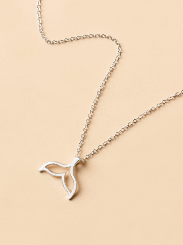 Minimalist Fish Tail Charm Necklace for Women – Elegant Zinc Alloy Pendant for Daily & Casual Looks