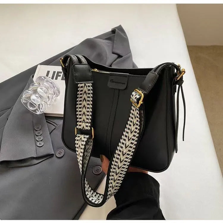 Waterproof PU Leather Shoulder Bag – Lightweight & Spacious Everyday Use